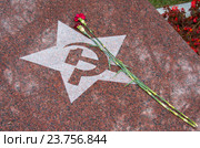 Франмент мемориала павшим в боях за Родину и жертвам фашизма, Анапа (2016 год). Редакционное фото, фотограф Юлия Ухина / Фотобанк Лори