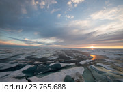 Бескрайние льды Гренландии на закате. Стоковое фото, фотограф Vladimir / Фотобанк Лори