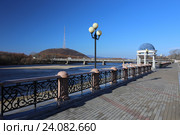 Набережная реки Бира, Биробиджан (2016 год). Редакционное фото, фотограф Алексей Гусев / Фотобанк Лори