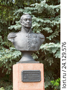 Д.С. Дохтуров. Бюст в сквере Памяти героев. Смоленск (2016 год). Редакционное фото, фотограф Александр Щепин / Фотобанк Лори