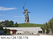 Волгоград. Мемориальный комплекс «Родина-мать зовёт!" Скульптор Евгений Вучетич (2016 год). Редакционное фото, фотограф Андрей Ижаковский / Фотобанк Лори