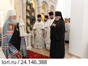 Великое освящение Михаило-Архангельского храма города Краснознаменска, архимандрит Нестор (Жиляев) произносит речь (2016 год). Редакционное фото, фотограф Дмитрий Неумоин / Фотобанк Лори