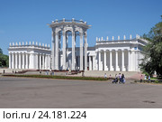 Павильон № 66 «Культура» («Узбекская ССР») на ВДНХ в Москве (2015 год). Редакционное фото, фотограф stargal / Фотобанк Лори