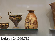 Минойская керамика. Археологический музей, Ираклион. Крит, Греция (2016 год). Редакционное фото, фотограф Алексей Сварцов / Фотобанк Лори