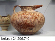 Минойская керамика. Археологический музей, Ираклион. Крит, Греция (2016 год). Редакционное фото, фотограф Алексей Сварцов / Фотобанк Лори