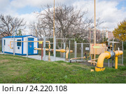 Газораспределительная подстанция у спального района города (2016 год). Редакционное фото, фотограф Иванов Алексей / Фотобанк Лори