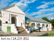 Торговые ряды (early 18th century) and Gostiny Dvor. City of Belaja Tserkof. Ukraine (2013 год). Редакционное фото, фотограф Николай Голицынский / Фотобанк Лори