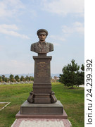 Ингушетия. Назрань. Бюст Маргелова В.Ф. (2016 год). Редакционное фото, фотограф Литвяк Игорь / Фотобанк Лори