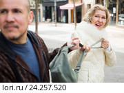 Portrait of frightened woman and robber. Стоковое фото, фотограф Яков Филимонов / Фотобанк Лори