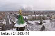 Город Сегежа, Карелия. Вид на ЦБК, спальный микрорайон и церковь. Зима (2016 год). Стоковое видео, видеограф Кекяляйнен Андрей / Фотобанк Лори