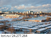 Гаражи. Поздняя осень. Балаклавский проспект. Москва (2016 год). Редакционное фото, фотограф E. O. / Фотобанк Лори