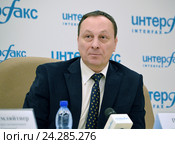 Павел Сергеевич Шапкин, председатель Национального союза защиты прав потребителей (НСЗПП), на пресс-конференции в информационном агентстве "Интерфакс" (2016 год). Редакционное фото, фотограф Александр Замараев / Фотобанк Лори