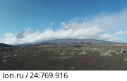 Камчатка: вулкан Камень и извергающийся Ключевской вулкан (time lapse) Стоковое видео, видеограф А. А. Пирагис / Фотобанк Лори