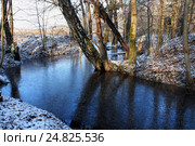 Замерзающая лощина. Стоковое фото, фотограф Александр Балабаев / Фотобанк Лори