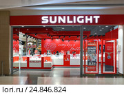 Ювелирный магазин Sunlight. Торгово-развлекательный центр "Солнечный". Город Новый Уренгой, улица Сибирская, 26 (2017 год). Редакционное фото, фотограф Григорий Писоцкий / Фотобанк Лори
