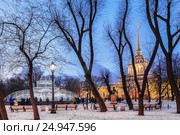 Admiralty and Alexander Garden in the center of St. Petersburg, Russia (2017 год). Редакционное фото, фотограф Anna P. / Фотобанк Лори