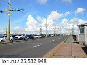 Пробка на Троицком мосту, Санкт-Петербург (2015 год). Редакционное фото, фотограф Светлана Колобова / Фотобанк Лори