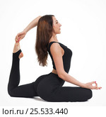 Young woman doing yoga. Стоковое фото, фотограф Алена Роот / Фотобанк Лори