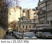Москва, Малый Знаменский переулок. Вид на храм священномученика Антипы на Колымажном дворе (2006 год). Редакционное фото, фотограф Илюхина Наталья / Фотобанк Лори