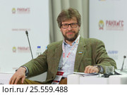 Федор Лукьянов - директор по научной работе Фонда развития и поддержки Международного дискуссионного клуба "Валдай" на Гайдаровском форуме 2017. Редакционное фото, фотограф Игорь Долгов / Фотобанк Лори