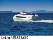 Fast passenger ferry boat Trondheimsfjord (2016 год). Редакционное фото, фотограф EugeneSergeev / Фотобанк Лори