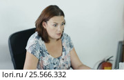 Accountant Not Accept's Wrong Document With Emotions. Стоковое видео, видеограф Станислав Панкратов / Фотобанк Лори