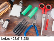 Set to vape. Tools, candy, liquid, RDA, RTA. (2017 год). Редакционное фото, фотограф Сергей Лабутин / Фотобанк Лори