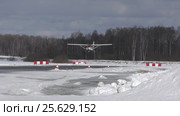 Самолет Cessna 182RG (бортовой RA-2373G), посадка с уходом после касания (2017 год). Редакционное видео, видеограф Alexei Tavix / Фотобанк Лори
