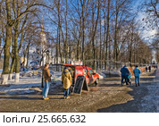 Автокофейня рядом с Пушкинским бульваром в городе Владимир (2017 год). Редакционное фото, фотограф Макаров Алексей / Фотобанк Лори