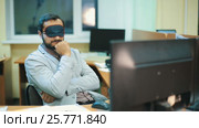 Executive with blindfold sleeping at work. Стоковое видео, видеограф Илья Шаматура / Фотобанк Лори