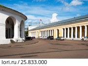 Перекресток улиц Красные ряды и Табачные ряды. Кострома (2015 год). Редакционное фото, фотограф Александр Щепин / Фотобанк Лори