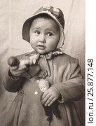 Маленькая девочка в шапочке. 1956 год. Редакционное фото, фотограф Светлана Кириллова / Фотобанк Лори