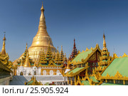 Shwedagon Paya is the most sacred golden buddhist pagoda in Yangon, Myanmar. Стоковое фото, агентство BE&W Photo / Фотобанк Лори