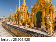Shwedagon Paya is the most sacred golden buddhist pagoda in Yangon, Myanmar. Стоковое фото, агентство BE&W Photo / Фотобанк Лори