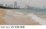 Nha Trang City Beach. Vietnam. (2017 год). Стоковое видео, видеограф Mikhail Davidovich / Фотобанк Лори