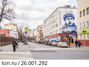 Улица Доватора в Москве. Граффити с портретом генерала-майора Доватора на торце дома, 11, корпус 1 (2017 год). Редакционное фото, фотограф Алёшина Оксана / Фотобанк Лори
