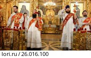Русская православная церковь,  Пасха. Пасхальная служба 2017 году, Уфа. Христос Воскресе (2014 год). Редакционное видео, видеограф Mikhail Erguine / Фотобанк Лори