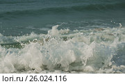 Beautiful waves of South China Sea on Dadonghai beach. Стоковое фото, фотограф Юлия Машкова / Фотобанк Лори