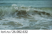 Beautiful waves of South China Sea on Dadonghai beach. Стоковое фото, фотограф Юлия Машкова / Фотобанк Лори