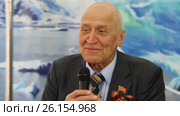 Николай Дроздов на концерте в клубе активного долголетия "100 лет" (2017 год). Редакционное видео, видеограф Сергей Соболев / Фотобанк Лори