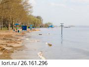 Наводнение: затопленный пляж в Тверицах, Ярославль (2017 год). Стоковое фото, фотограф Илья Бесхлебный / Фотобанк Лори