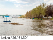 Наводнение: затопленный пляж в Тверицах, Ярославль (2017 год). Стоковое фото, фотограф Илья Бесхлебный / Фотобанк Лори