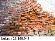 Старая кирпичная красная стена. Стоковое фото, фотограф Сергеев Валерий / Фотобанк Лори