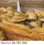 Лыковые тапочки. Стоковое фото, фотограф Анатолий Матвейчук / Фотобанк Лори