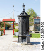 Коломна. Водоразборная колонка в старом городе (2017 год). Редакционное фото, фотограф Владимир Макеев / Фотобанк Лори