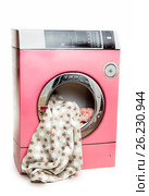 Portrait of an newborn in a washing machine. Стоковое фото, фотограф Игорь Бородин / Фотобанк Лори