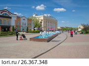 Город Дмитров. Советская площадь (2017 год). Редакционное фото, фотограф Елена Коромыслова / Фотобанк Лори