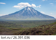 Вулкан Большая Удина (2016 год). Редакционное фото, фотограф Поволкович Федор / Фотобанк Лори