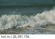 Beautiful waves of South China Sea on Dadonghai beach. Стоковое фото, фотограф Юлия Машкова / Фотобанк Лори