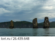 Three Brothers Rocks in the Avacha Bay of Pacific Ocean. Coast of Kamchatka. Стоковое фото, фотограф Юлия Машкова / Фотобанк Лори